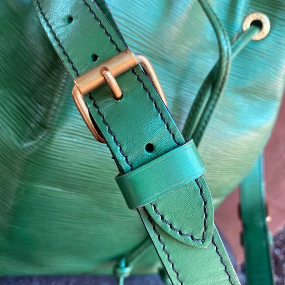 Vintage LV Epi Leather Petit Noe Borneo Drawstring Shoulder Bucket Bag - Picture 11 of 16